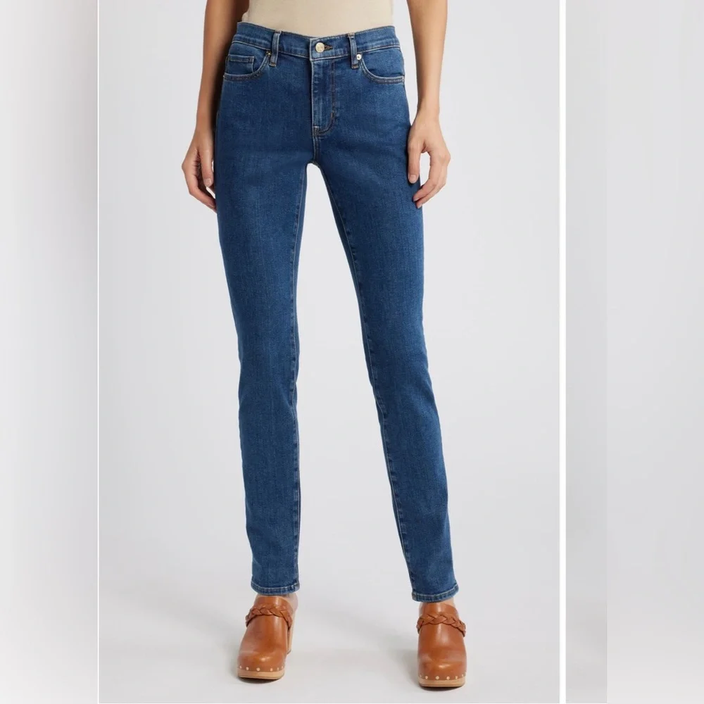FRAME Le Garçon Low Rise Slim Leg Jeans - Medium Wash. Size 31. NWT